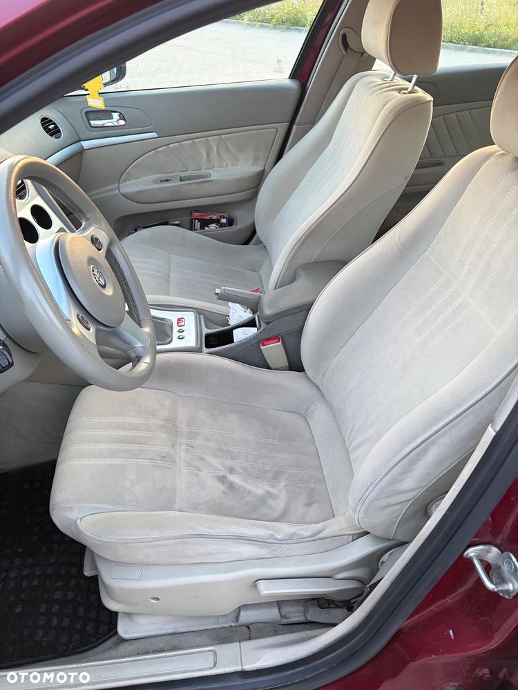 Alfa Romeo 159 2.2JTS Distinctive - 16