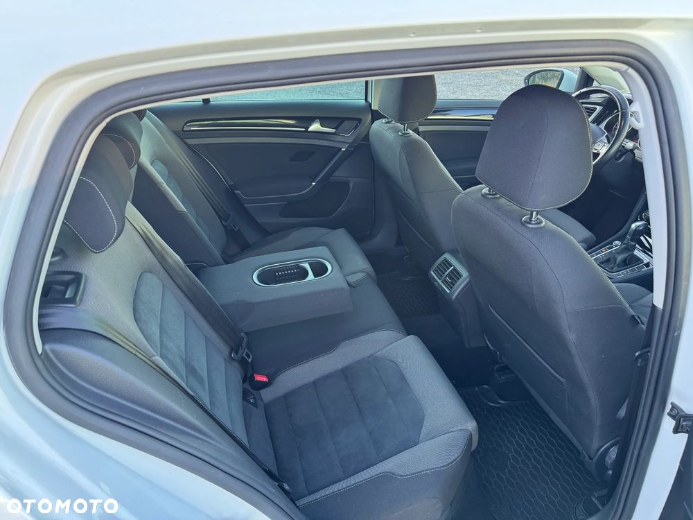 Volkswagen Golf - 30