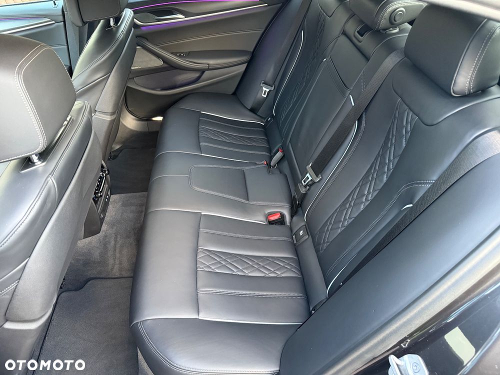 BMW Seria 5 540d xDrive M Sport Edition - 16