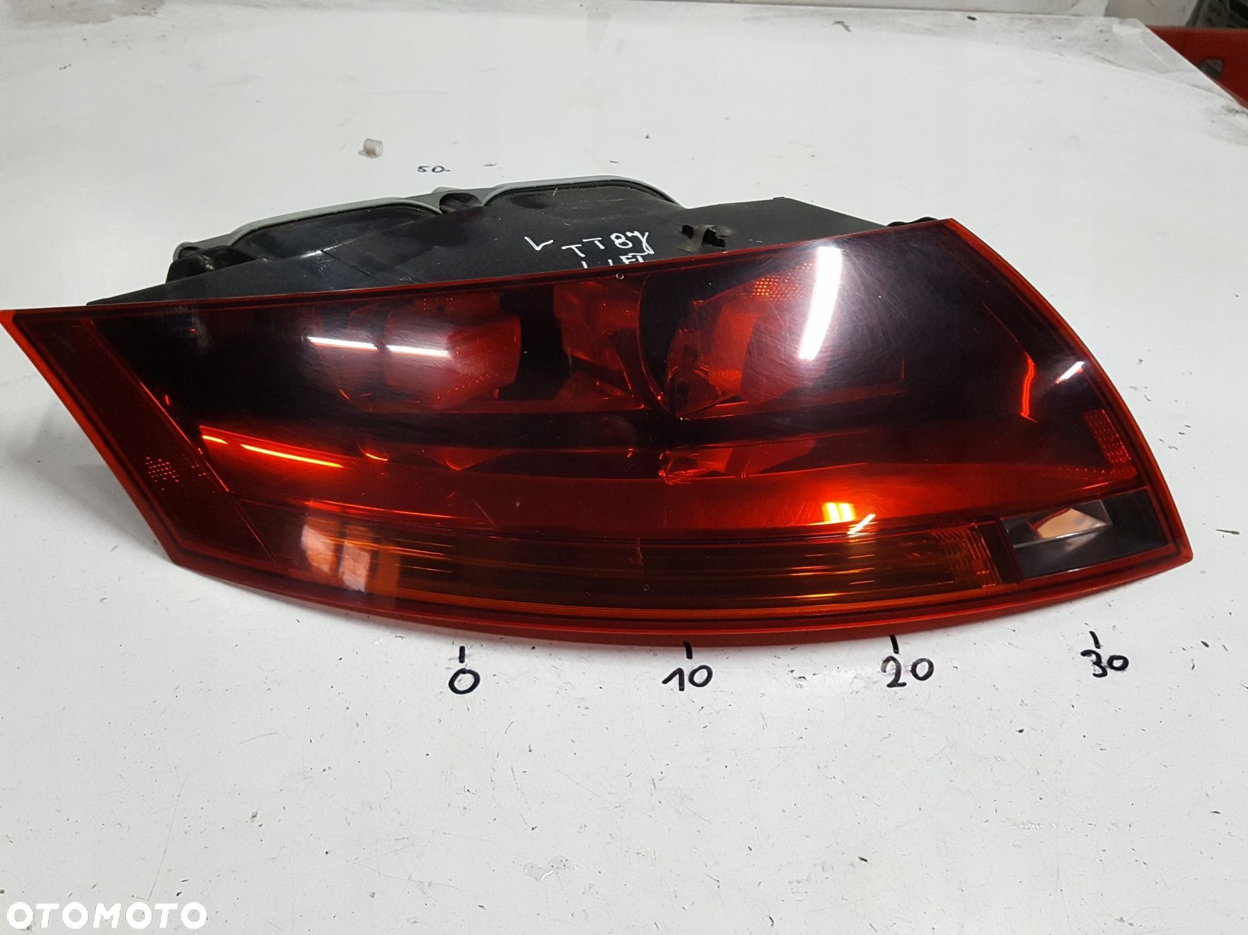 AUDI TT 8J LIFT 10-14r LAMPA LEWA TYŁ TYLNA 8J0945095C - 1