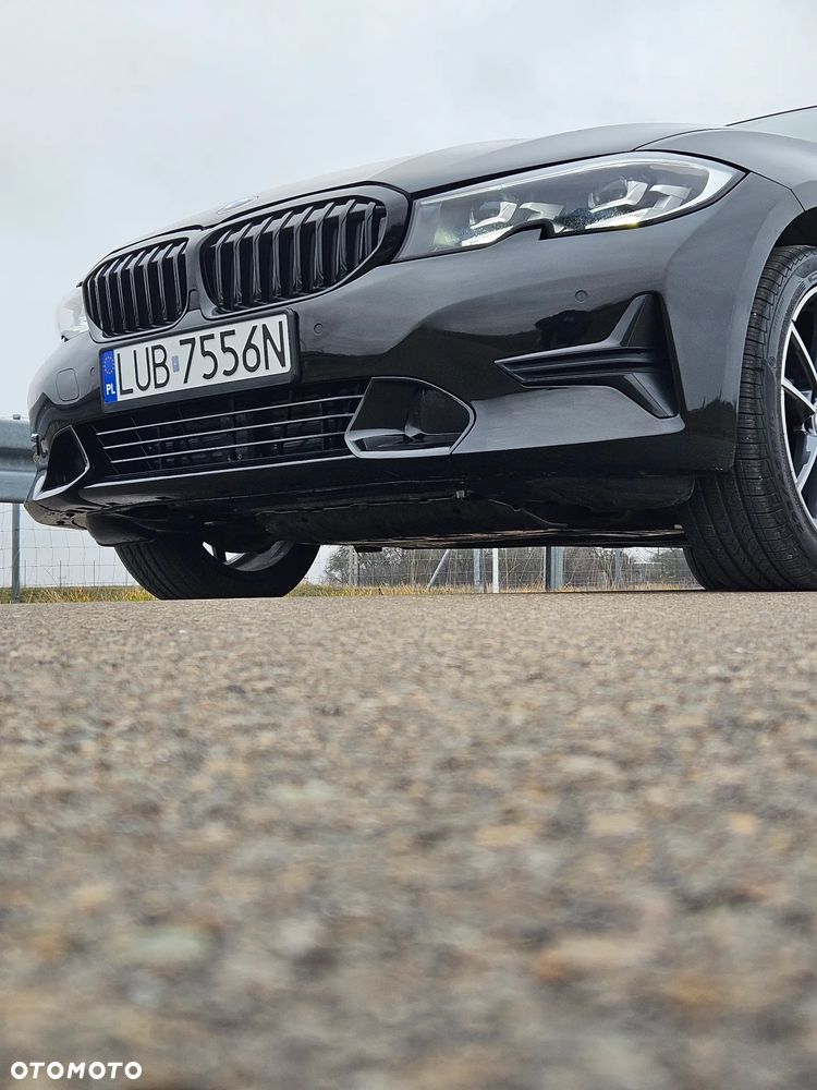 BMW Seria 3 330i Luxury Line sport - 3