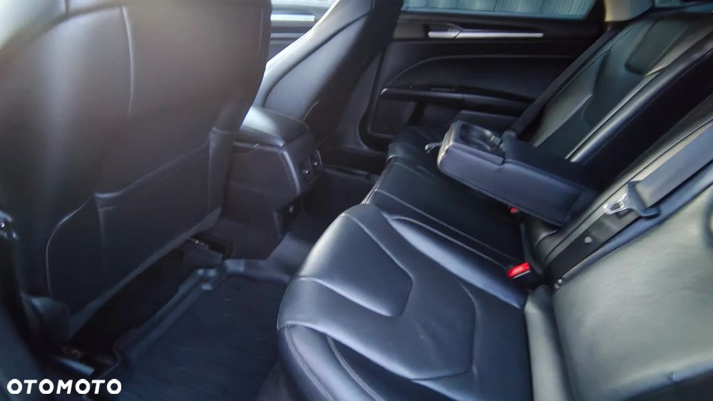 Ford Mondeo 2.0 Hybrid Trend - 14