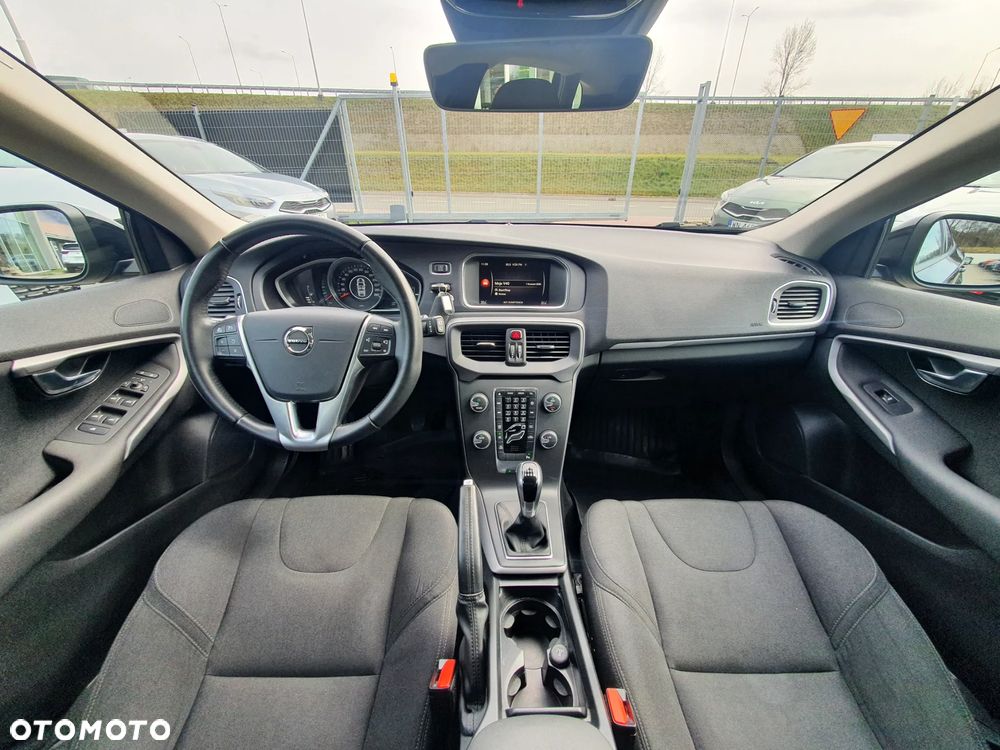 Volvo V40 D3 Kinetic - 23