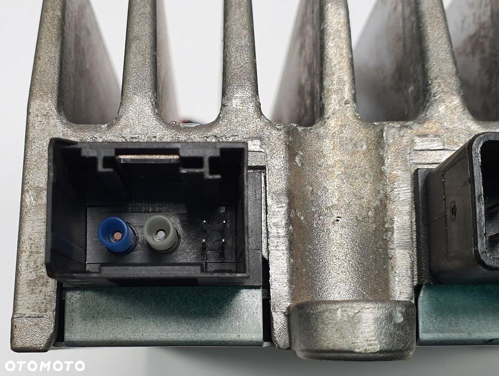 WZMACNIACZ HARMAN MERCEDES W212 A2129002401 - 5