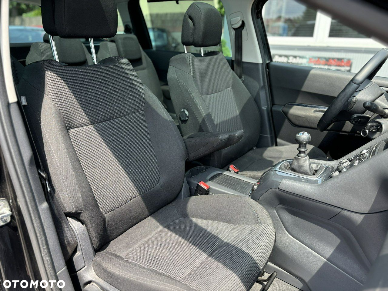 Peugeot 5008 1.6 THP Business Line 7os - 28