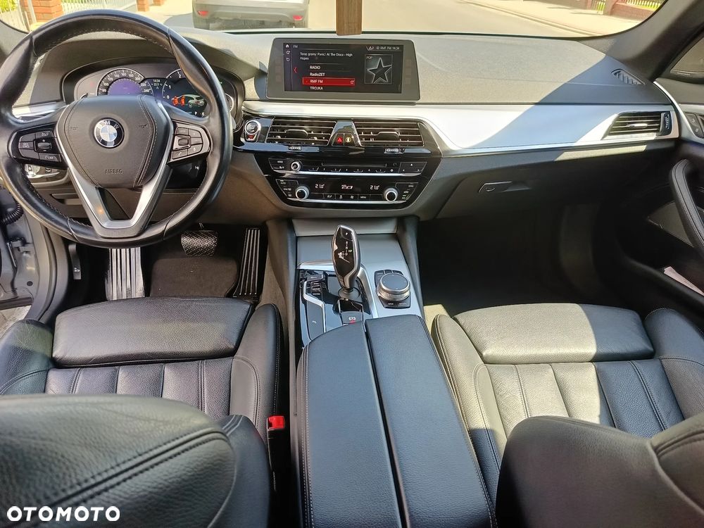 BMW Seria 5 520d xDrive - 7