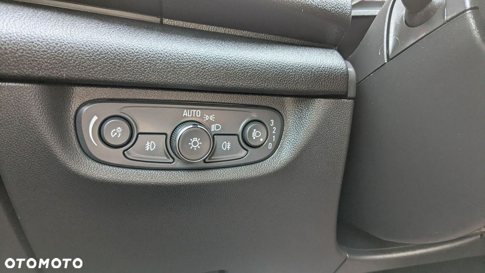 Opel Insignia - 30