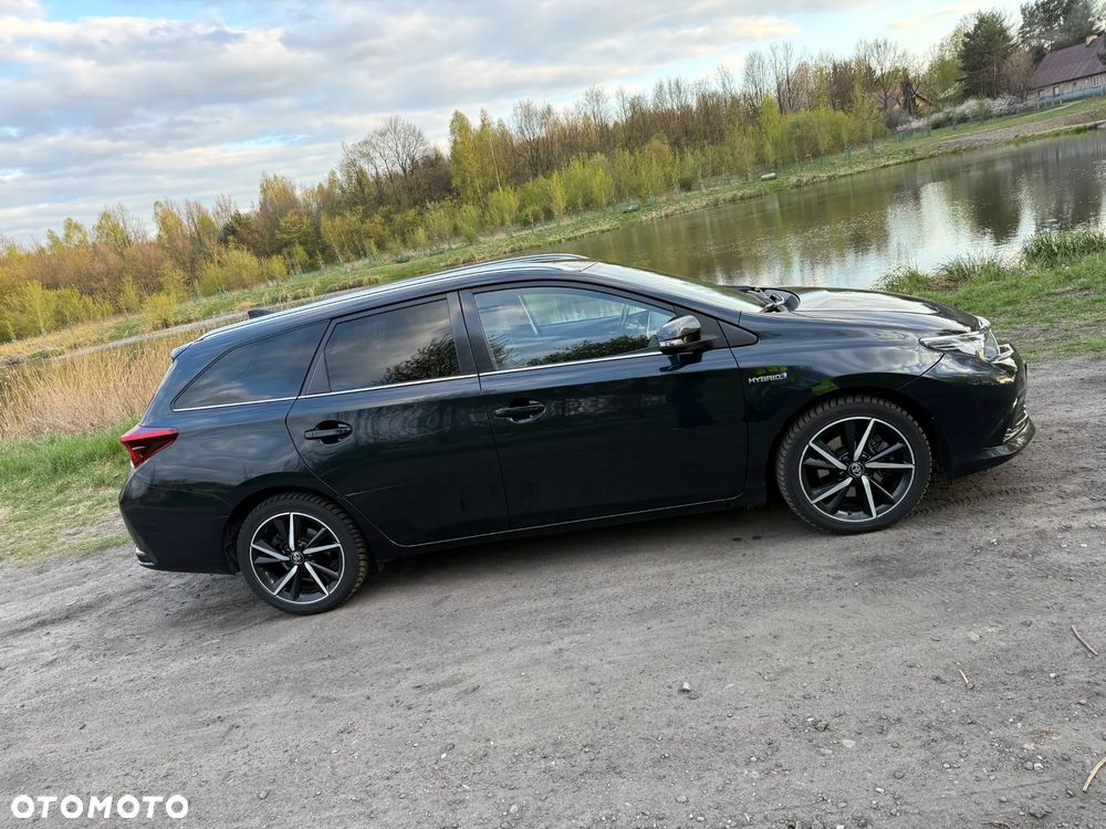 Toyota Auris Hybrid 135 Selection - 1