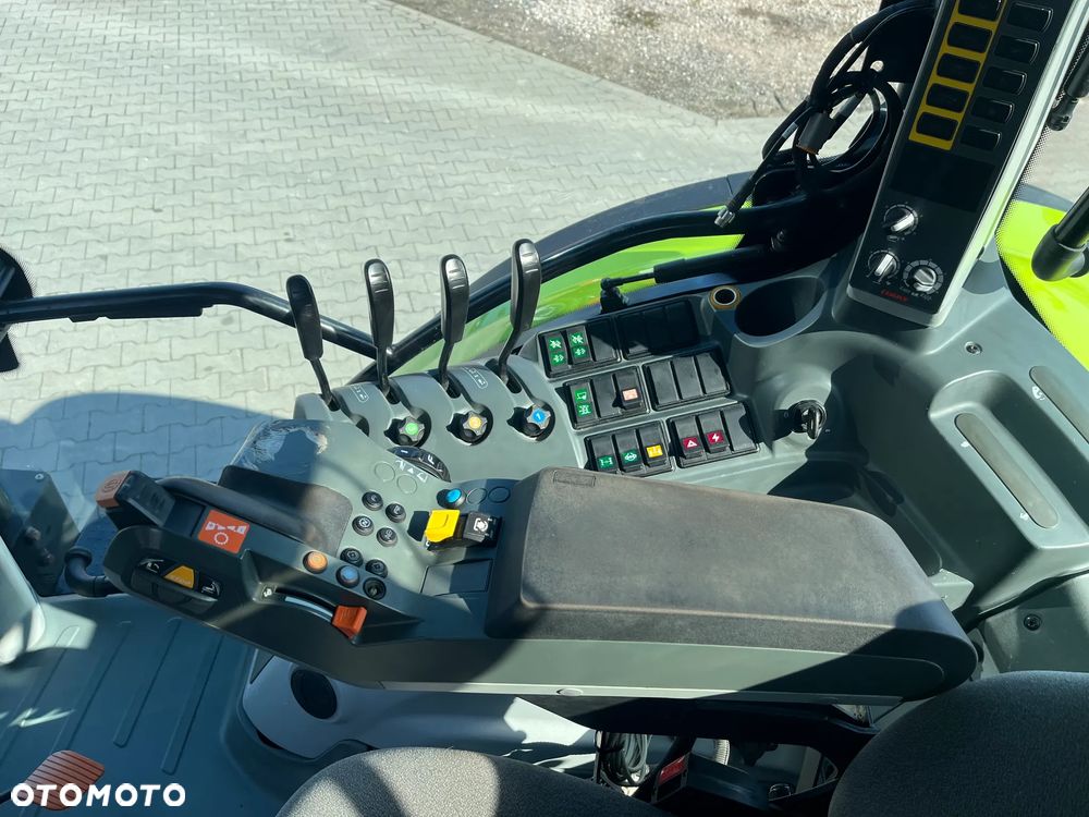 Claas Arion 620 - 17