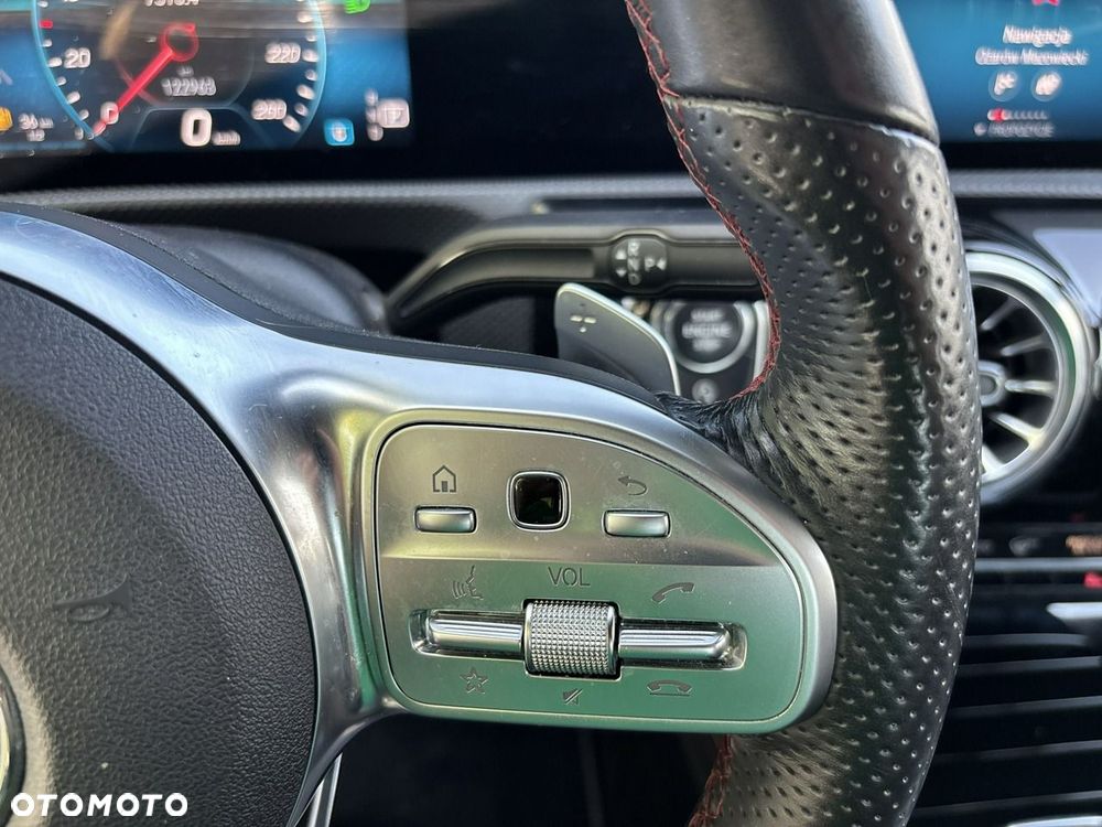 Mercedes-Benz CLA 200 7G-DCT AMG Line - 26