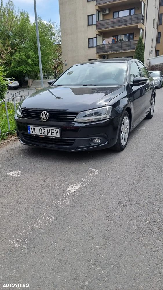 Volkswagen Jetta - 1