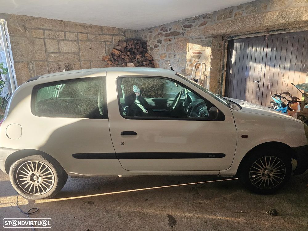 Renault Clio - 2
