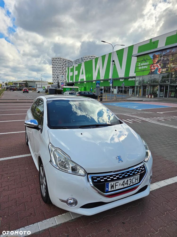 Peugeot 208 1.6 THP GTi - 1