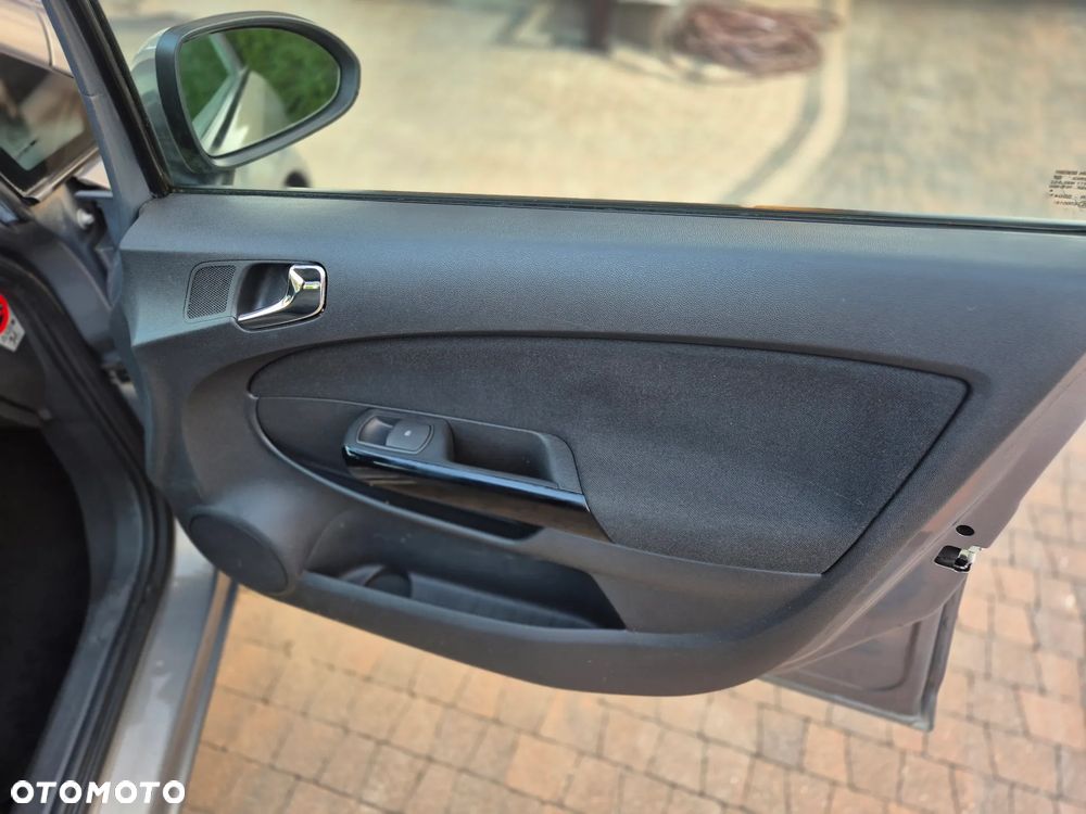 Opel Corsa 1.2 16V Essentia - 31