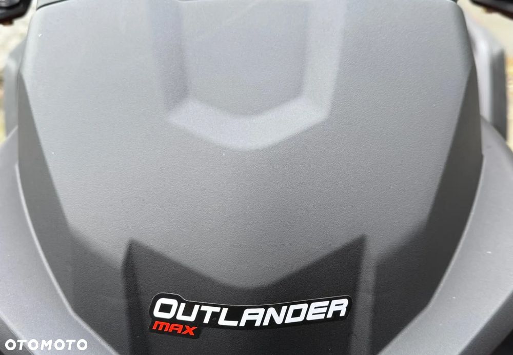 Bombardier Outlander - 5