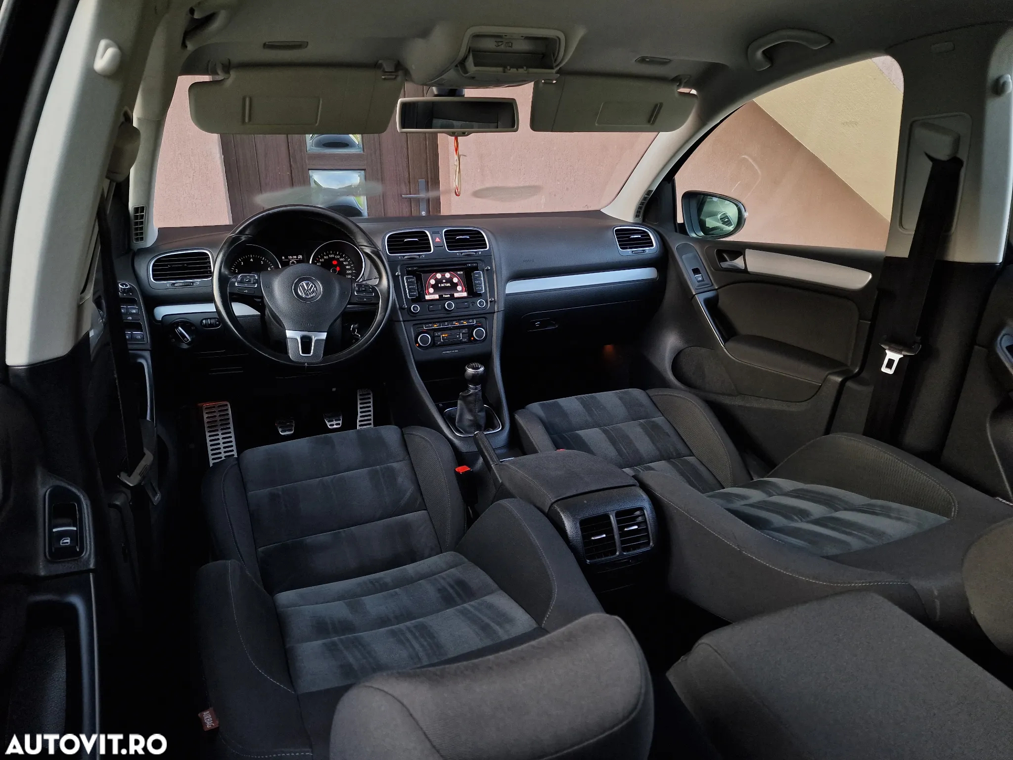 Volkswagen Golf - 25