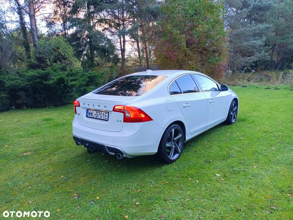 Volvo S60 D4 R-Design - 5