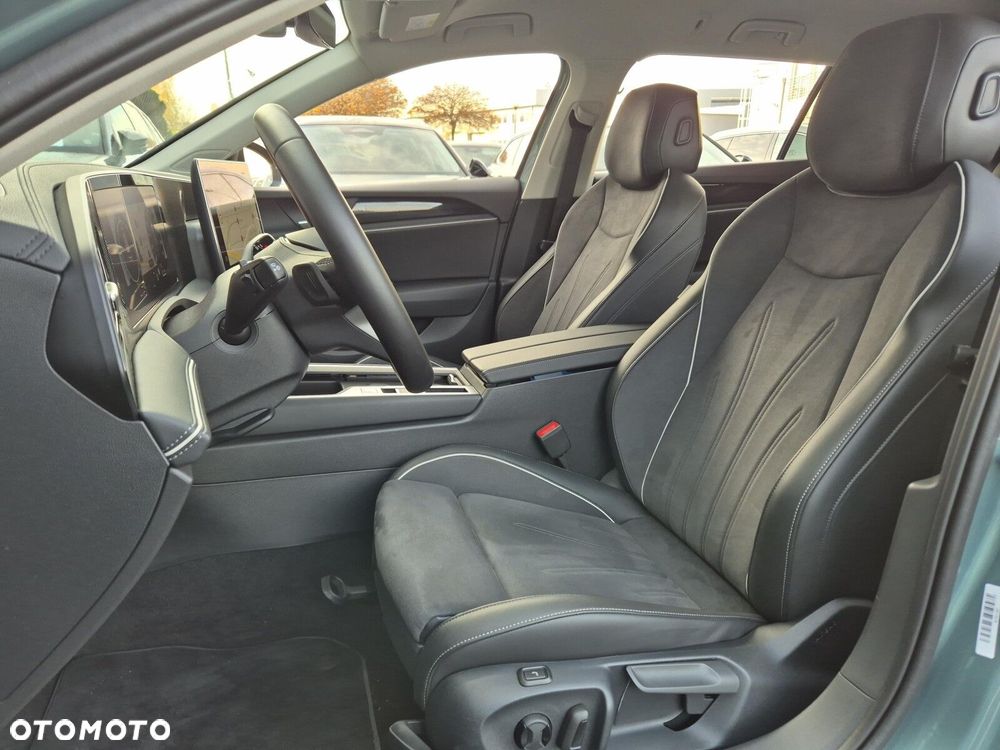 Volkswagen Passat - 11