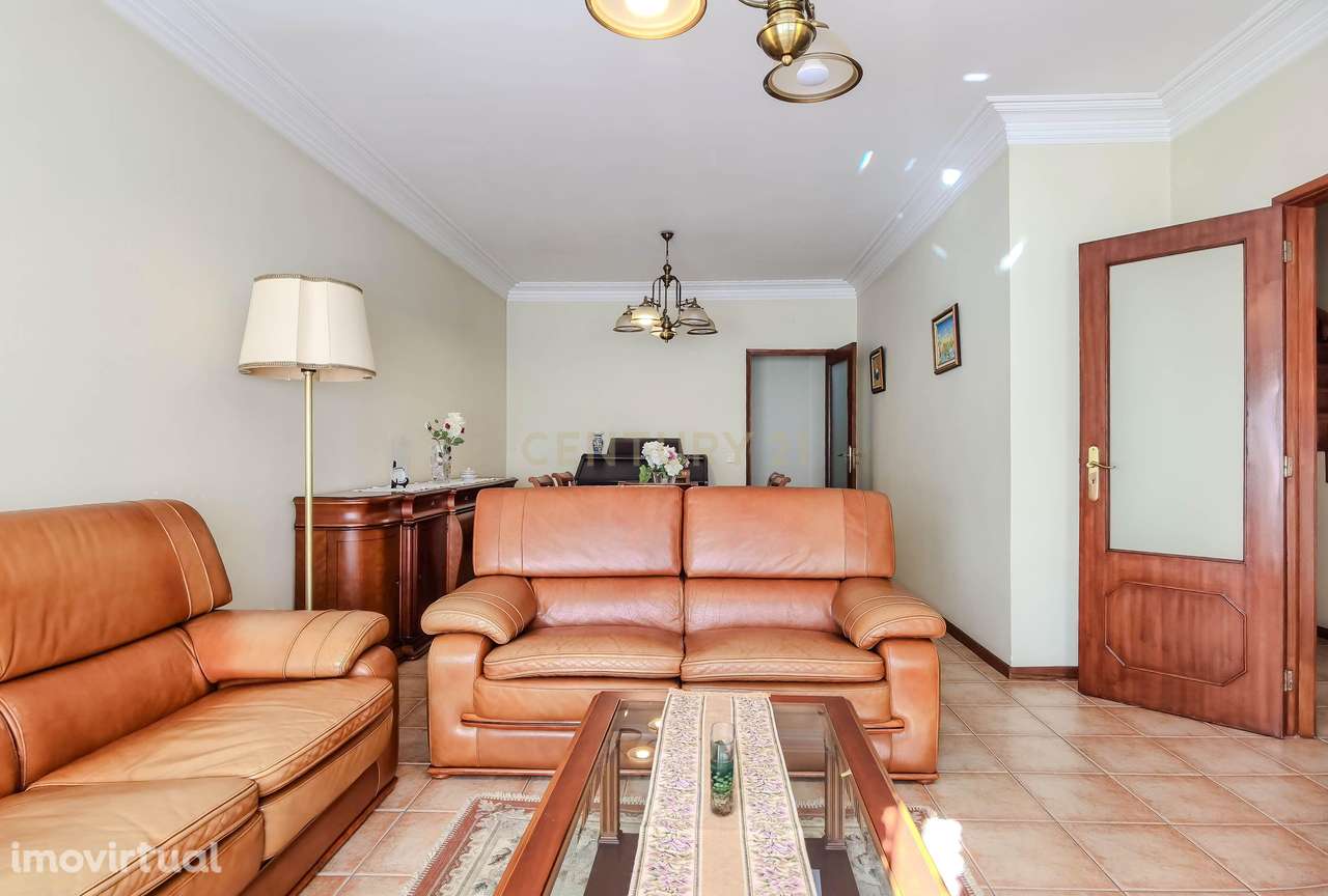 Espetacular Moradia T4 em Gondomar com Jardim e Garagem - Grande imagem: 3/43