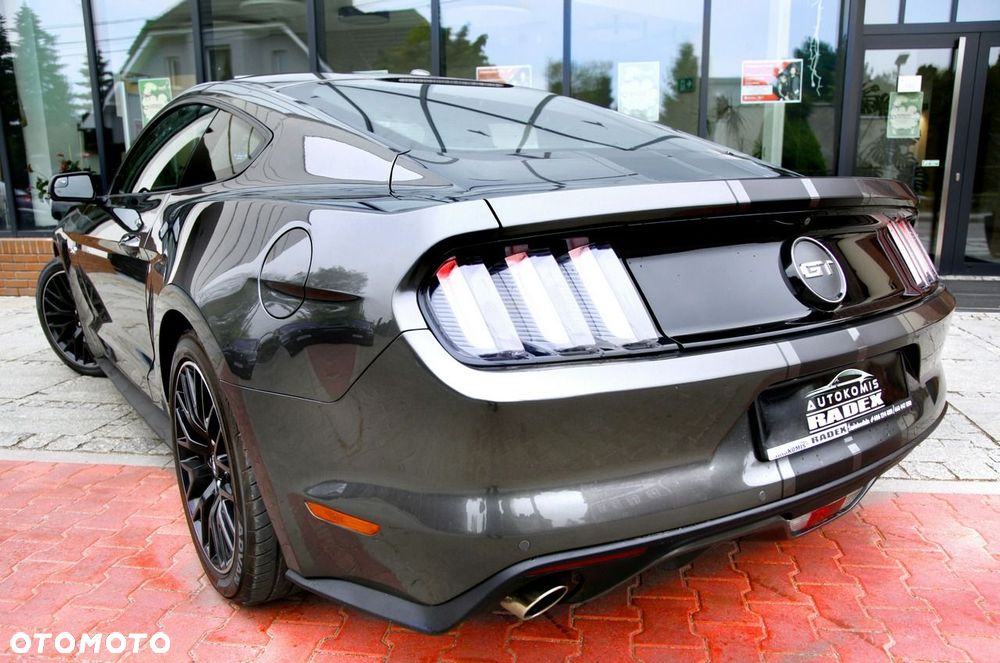 Ford Mustang - 30