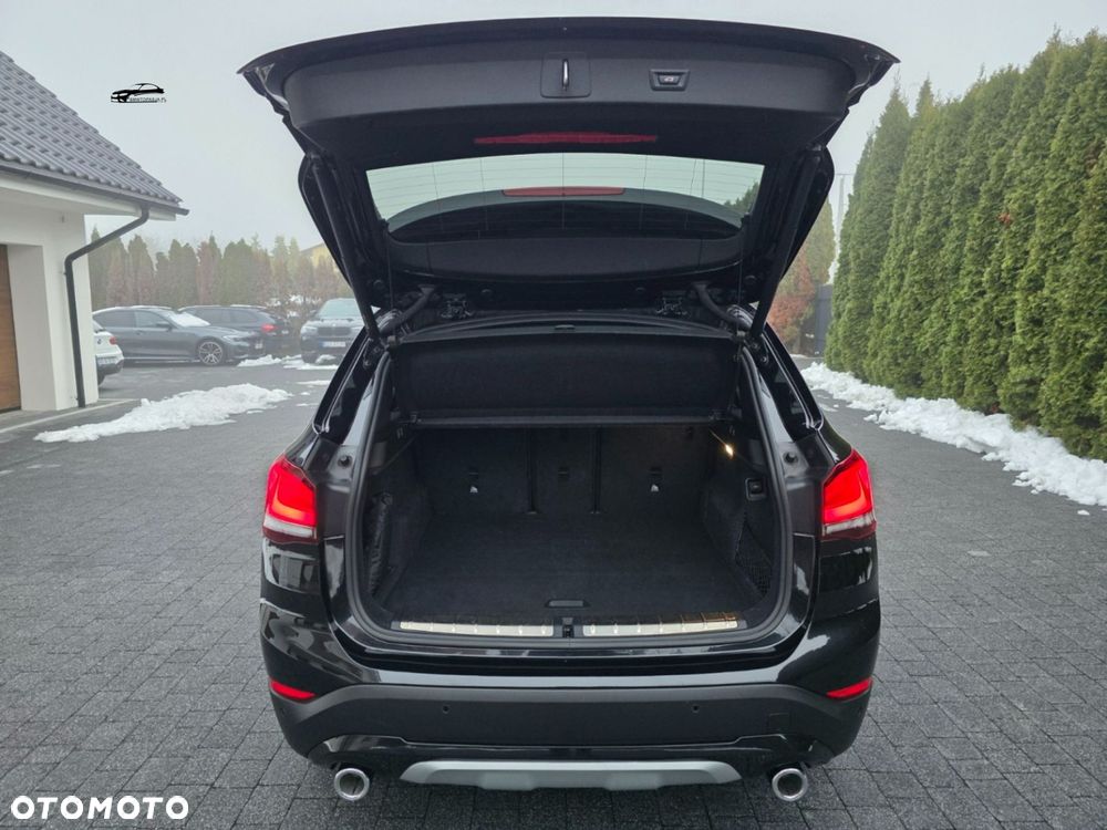 BMW X1 sDrive20i GPF xLine - 12