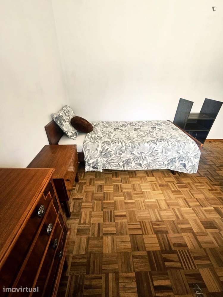 Quarto - localizado em Amadora Lisbon - Grande imagem: 5/9