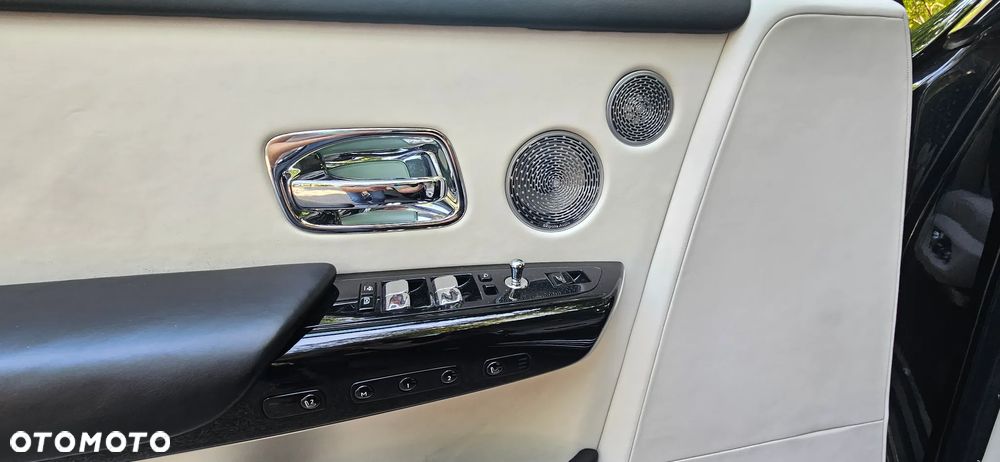 Rolls-Royce Phantom Standard - 20
