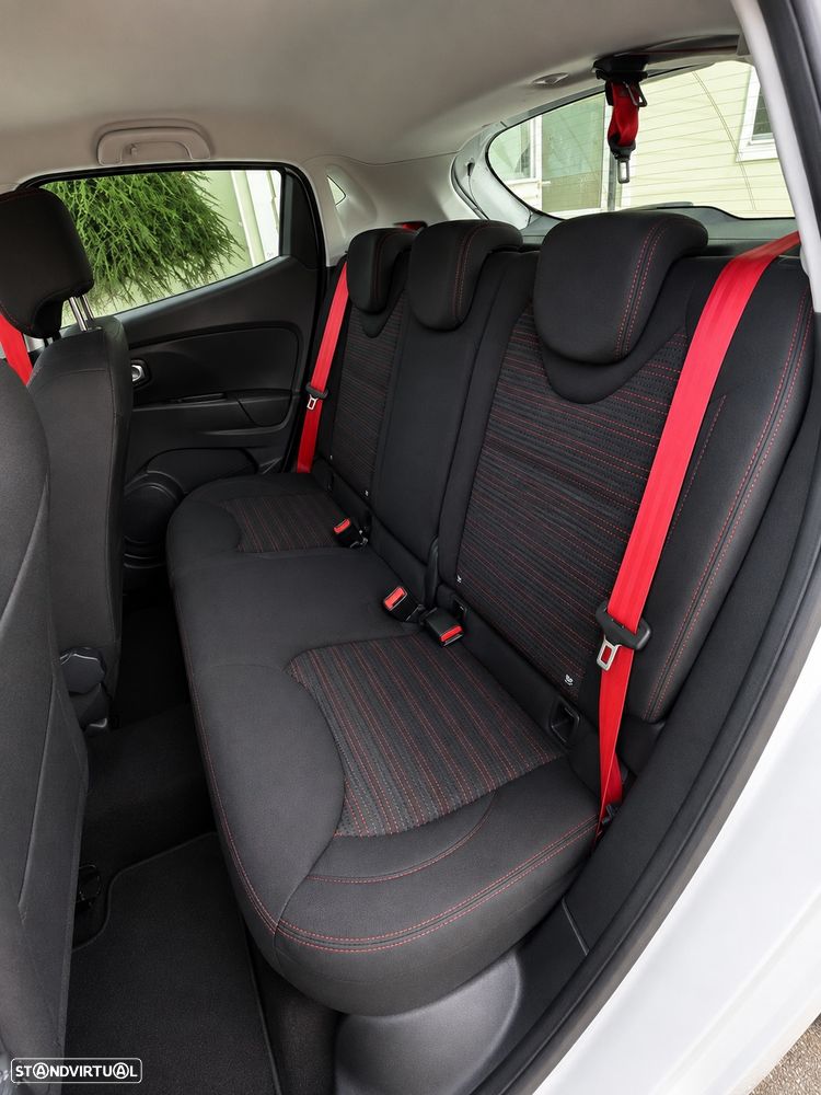 Renault Clio 1.6 T RS Trophy EDC - 11