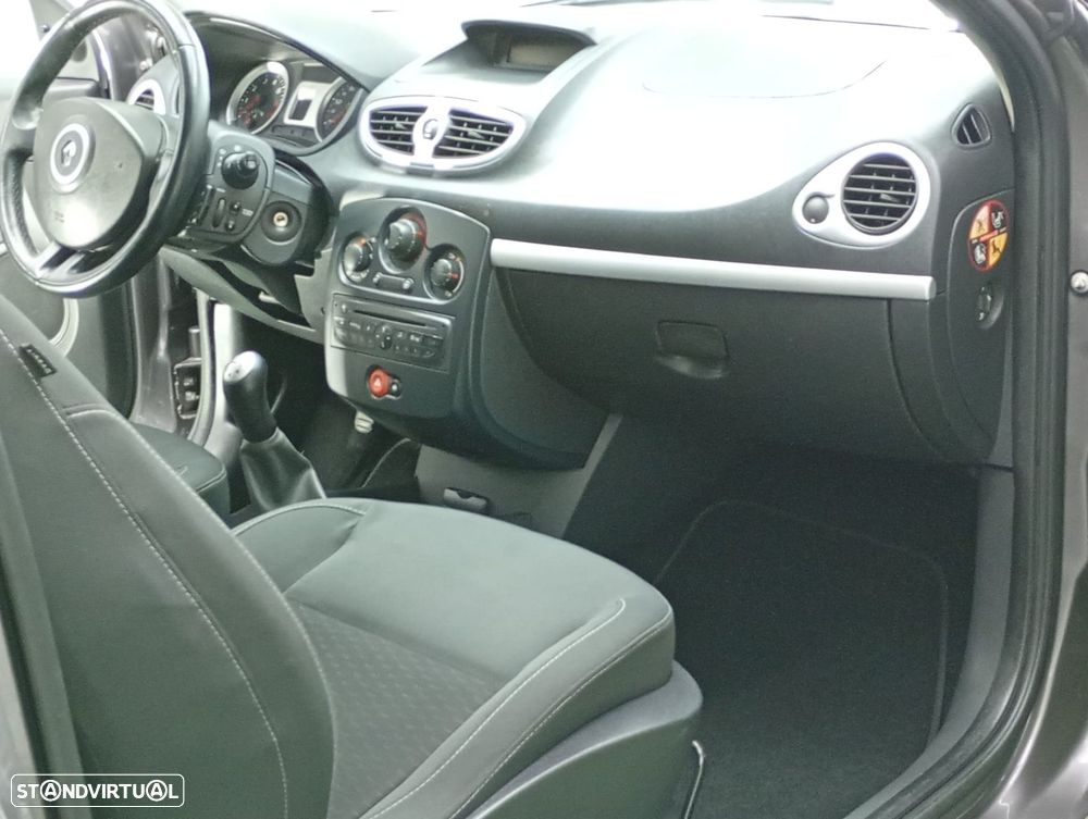 Renault Clio 1.2 16V Dynamique - 20