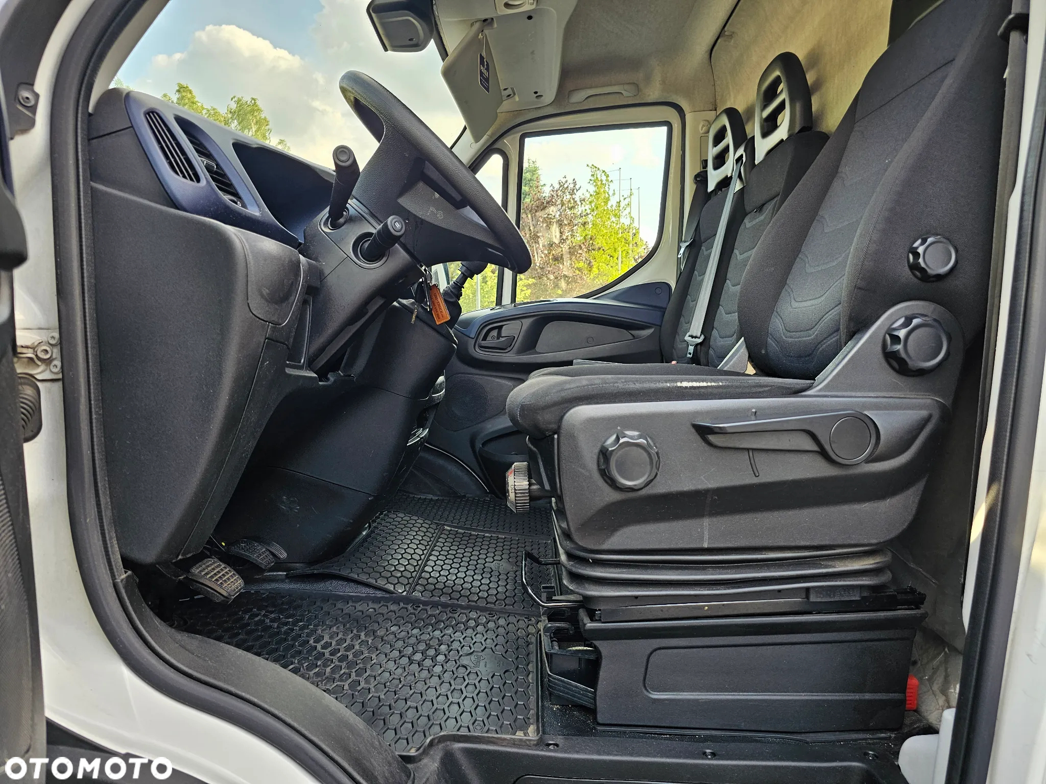 Iveco DAILY L3H2 25-160 Furgon SALON PL - 8