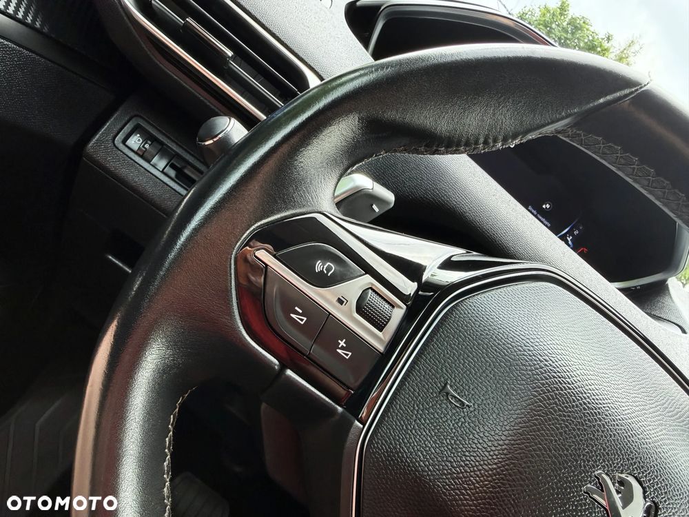 Peugeot 3008 PureTech 130 Stop & Start GPF EAT8 Allure - 24