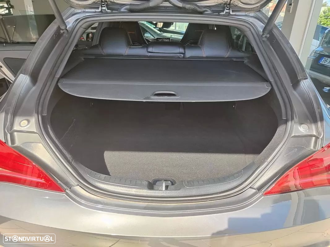 Mercedes-Benz CLA 45 AMG Shooting Brake 4-Matic - 13
