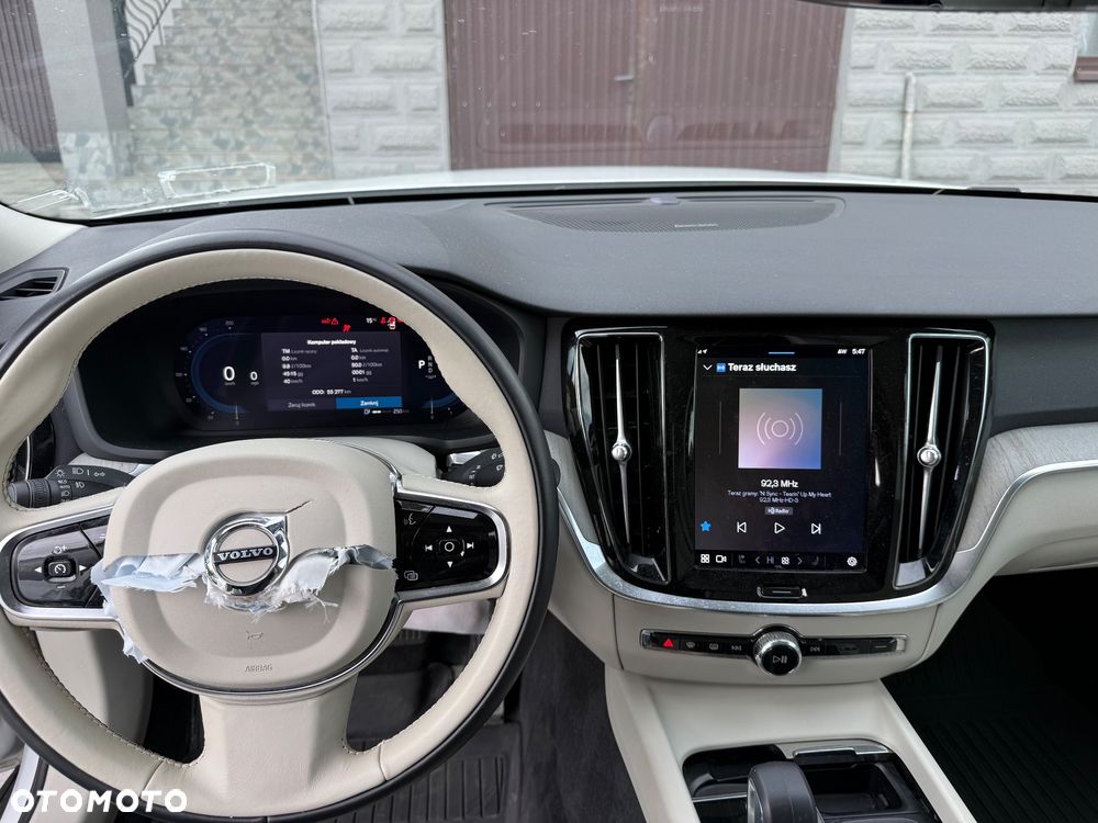 Volvo V60 B5 B AWD Plus Dark - 19