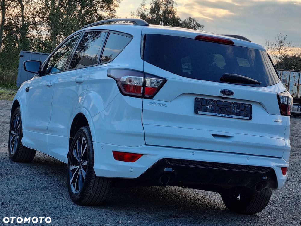 Ford Kuga 1.5 EcoBoost 2x4 ST-Line - 13
