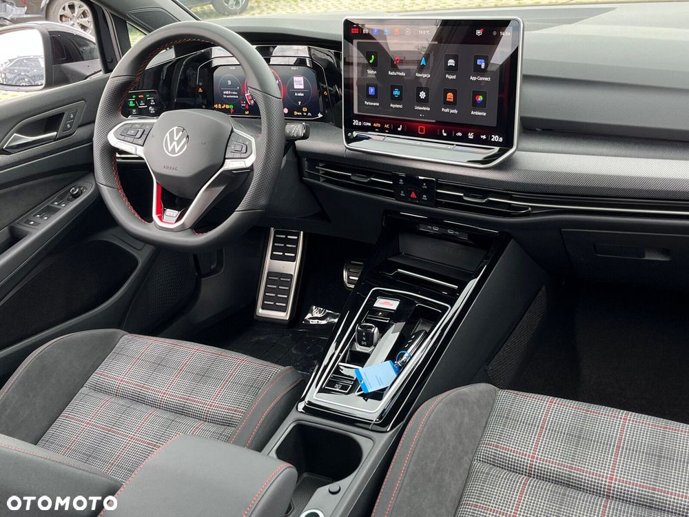 Volkswagen Golf - 8