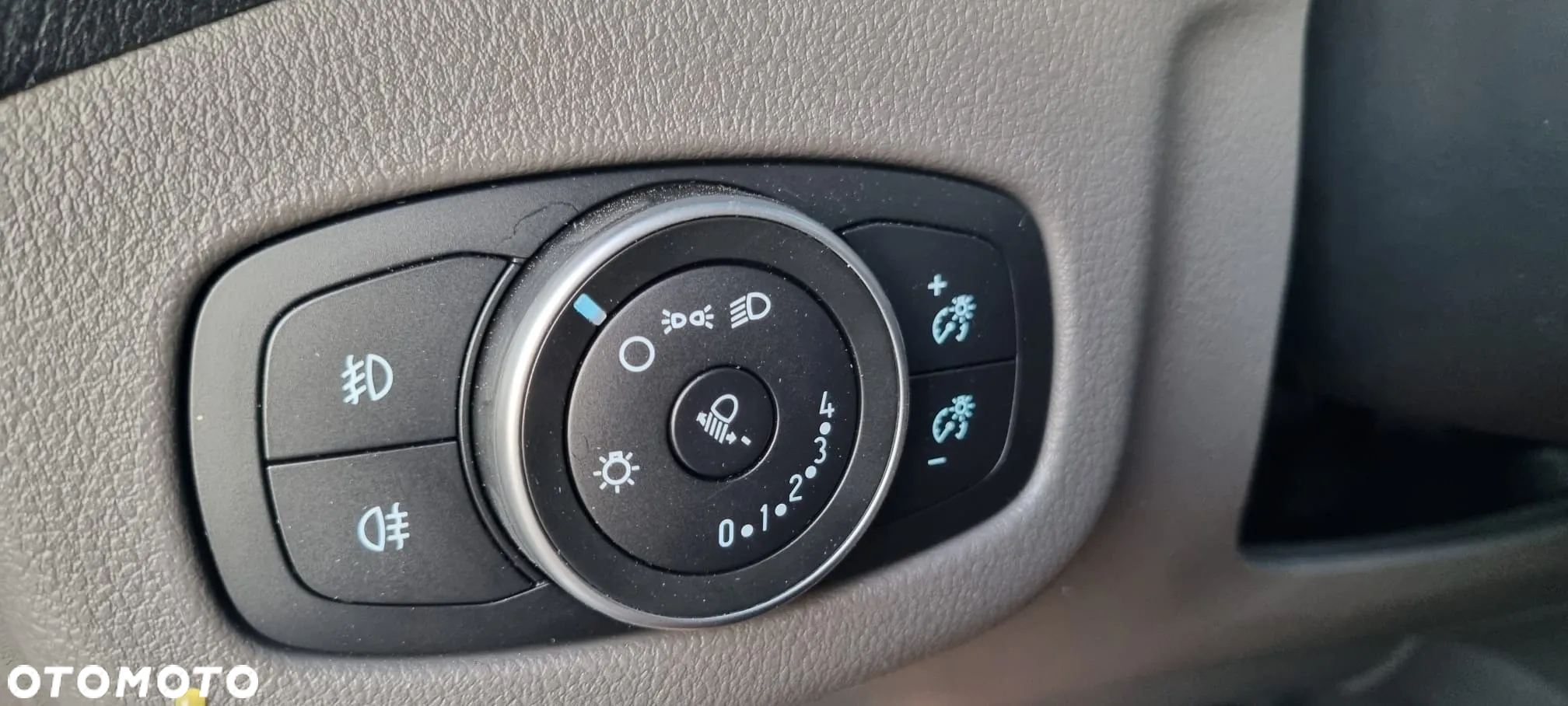Ford Transit Connect 240 L2 Autm Trend - 13