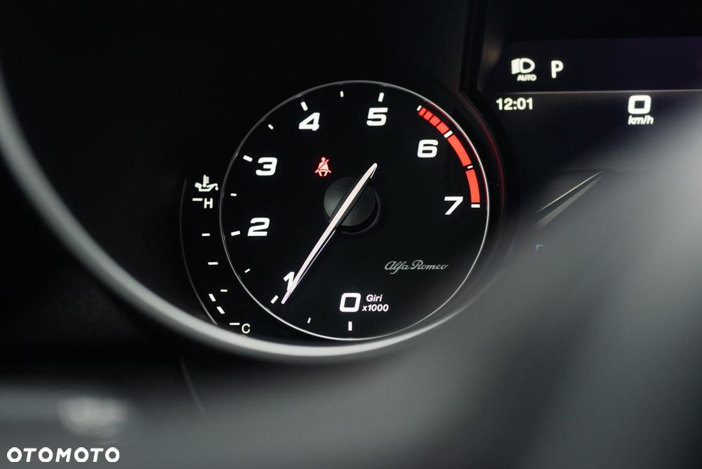 Alfa Romeo Giulia - 32