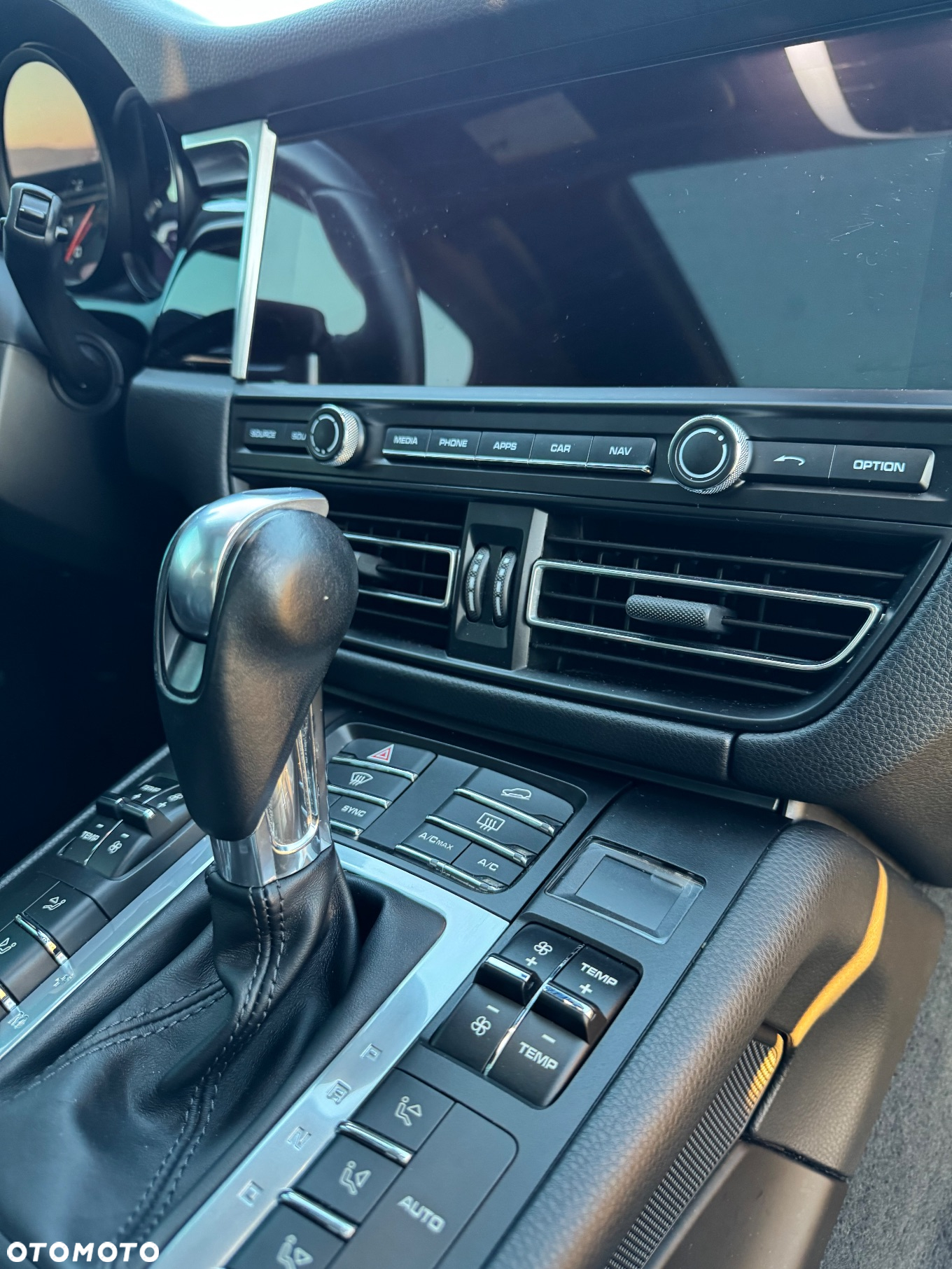 Porsche Macan Standard - 17