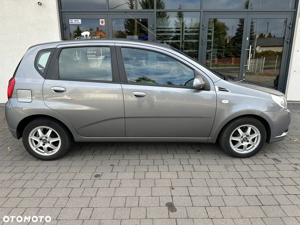 Chevrolet Aveo 1.2 - 8