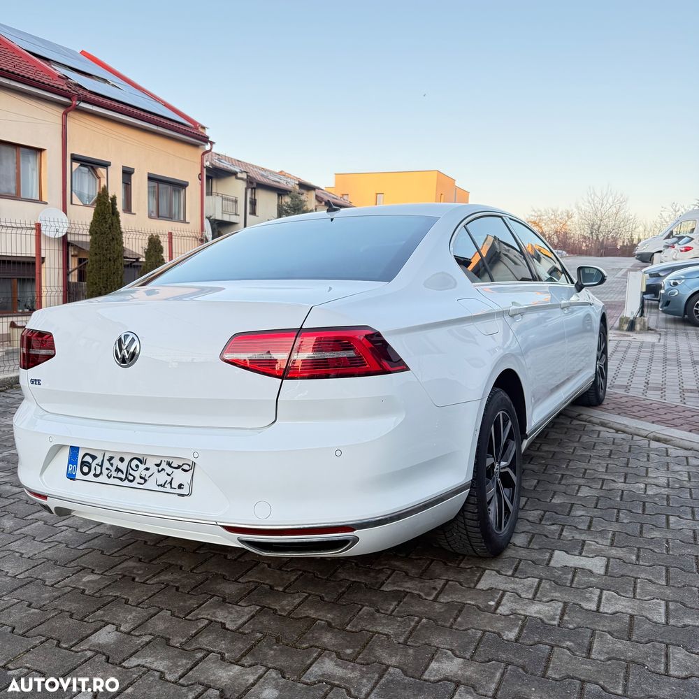 Volkswagen Passat - 9