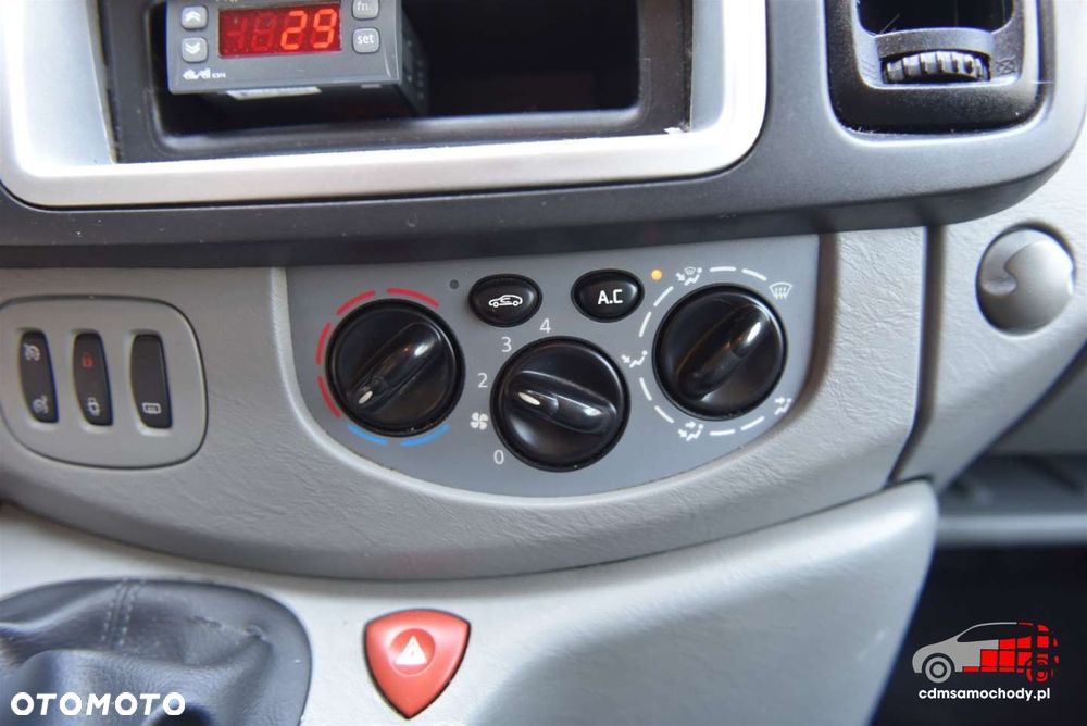 Opel Vivaro - 18