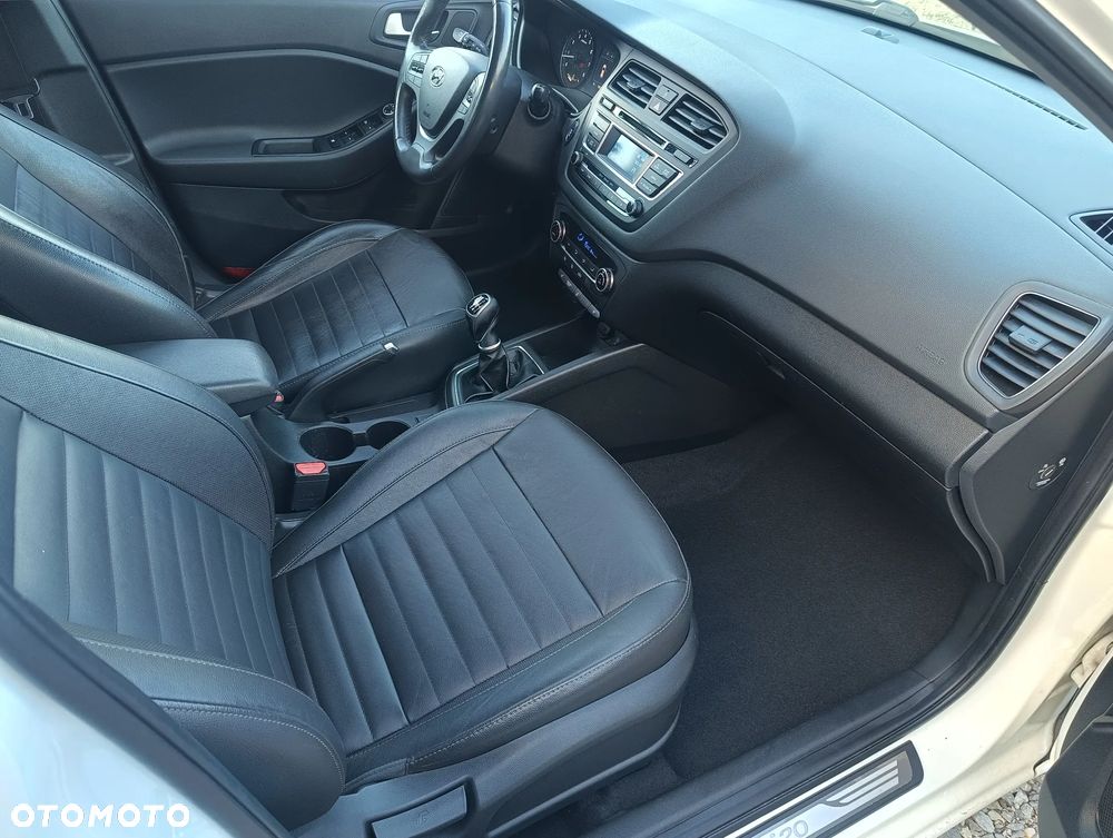Hyundai i20 1.4 Premium - 21