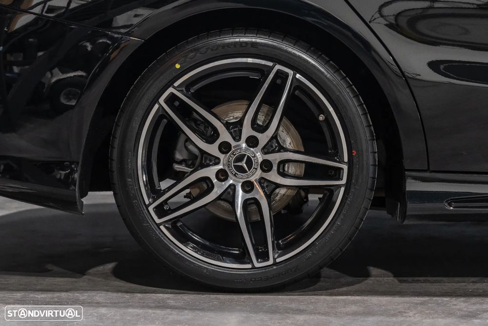 Mercedes-Benz CLA 200 d Shooting Brake AMG Line - 45