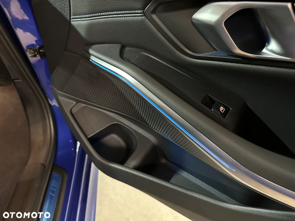 BMW Seria 3 330e xDrive M Sport sport - 21