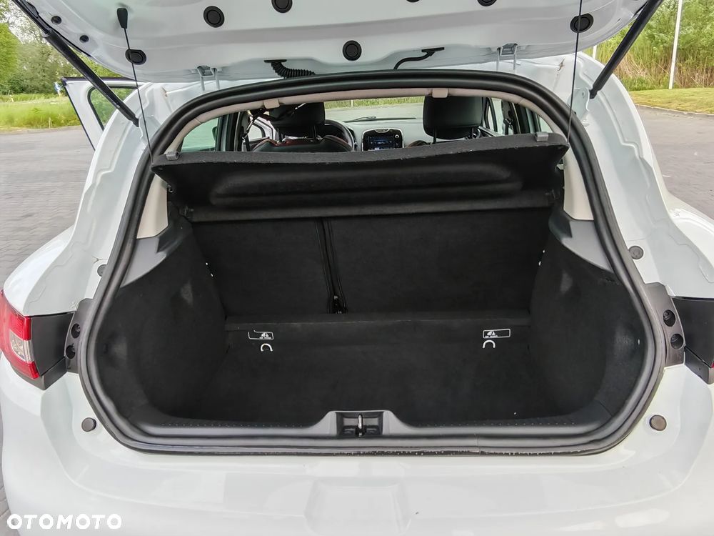 Renault Clio 1.2 16V 75 Life - 21