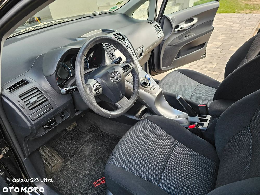 Toyota Auris 1.8 HSD Sol - 20