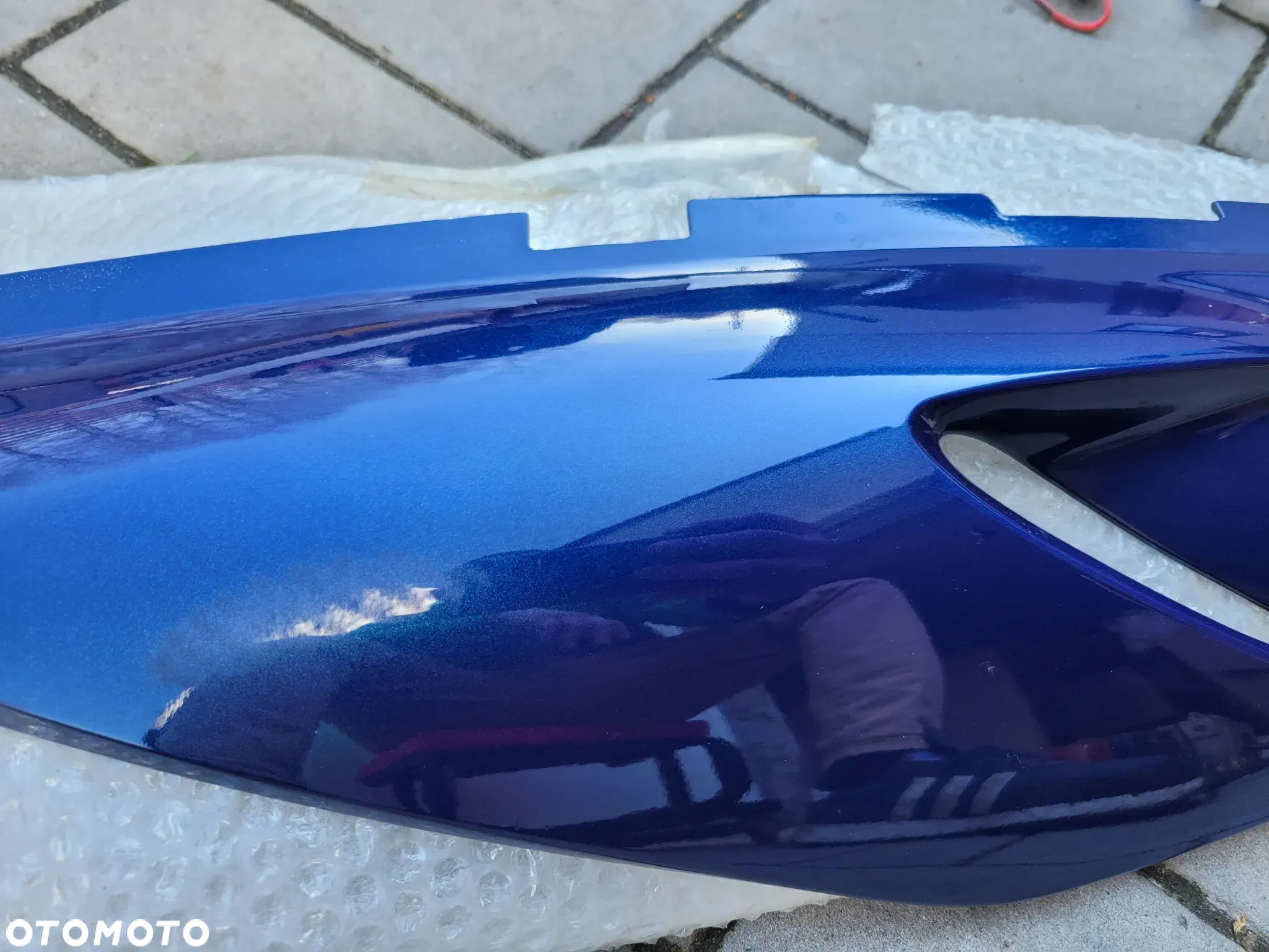 Owiewka, osłona prawa, bok, boczek prawy Honda XL 125 XL125 Varadero 125 - 8