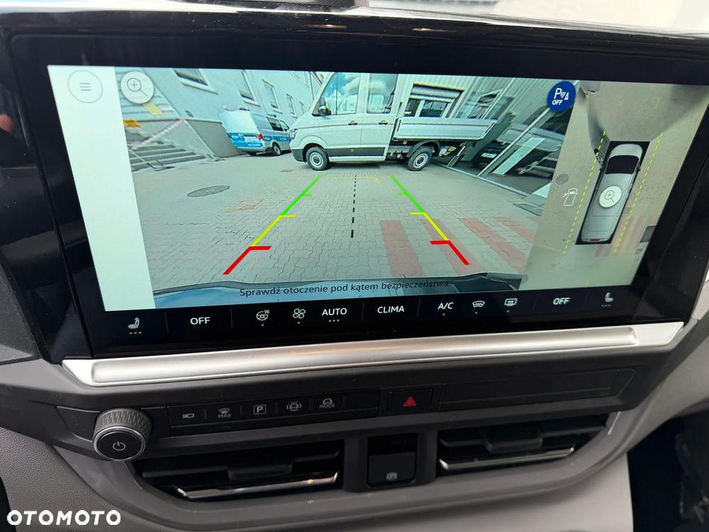 Volkswagen Caravelle - 9