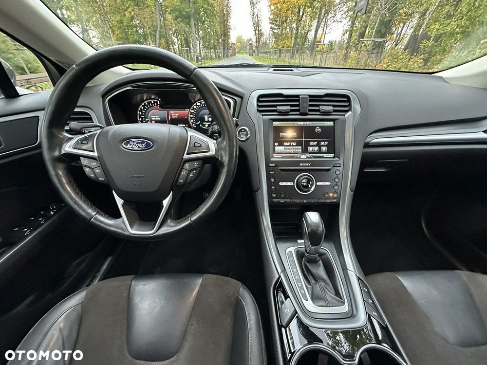 Ford Mondeo - 38