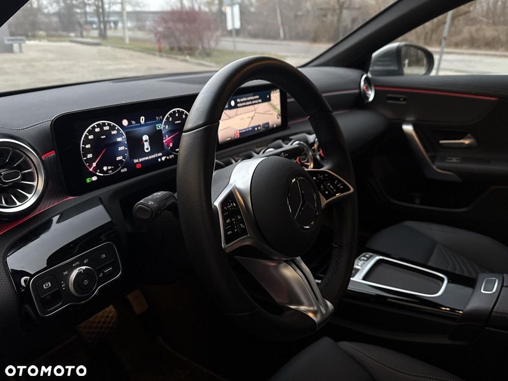 Mercedes-Benz CLA 180 Progressive 7G-DCT - 13